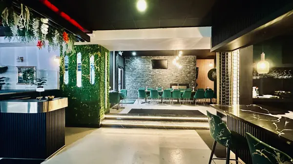 Toronto W08, ON M9A 1C4,5164 Dundas ST W