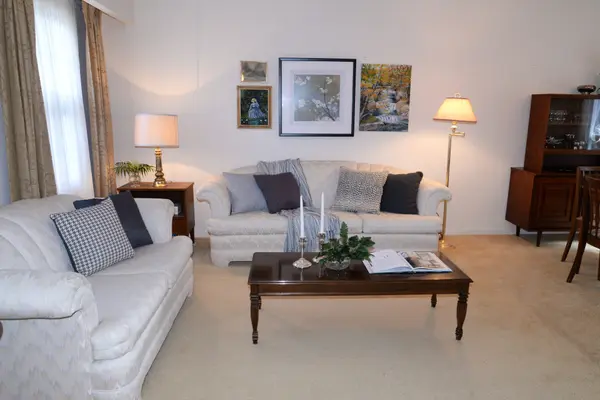 Kingston, ON K7P 1G5,834 Somerset CRES