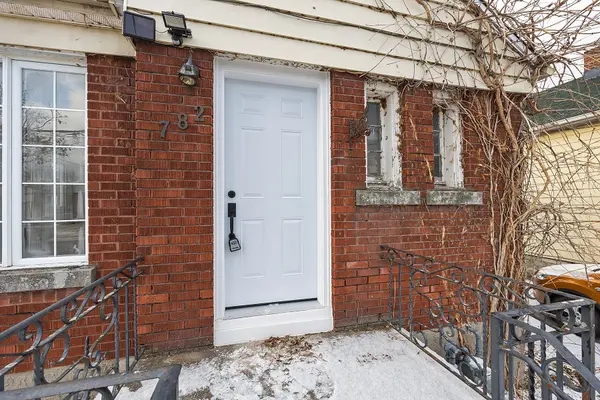 Kingston, ON K7K 4T1,782 Victoria ST