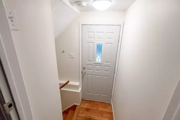 Kanata, ON K2L 1M7,196 Old Colony RD #B