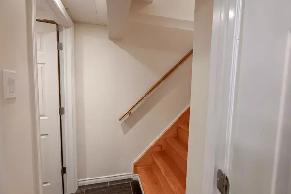 Kanata, ON K2L 1M7,196 Old Colony RD #B