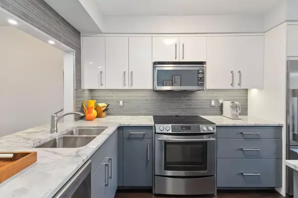 London East, ON N6B 2V3,609 Colborne ST #4