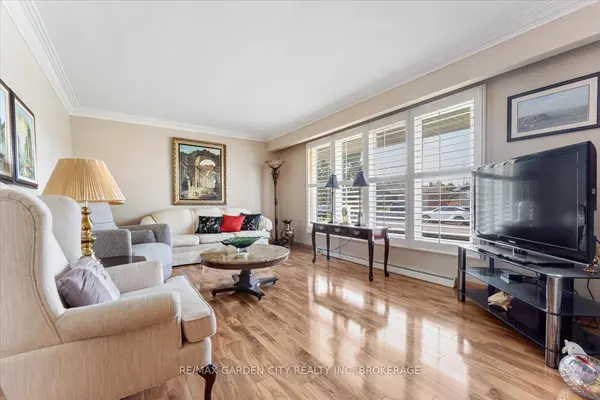 Thorold, ON L2V 3C2,160 ELGIN ST