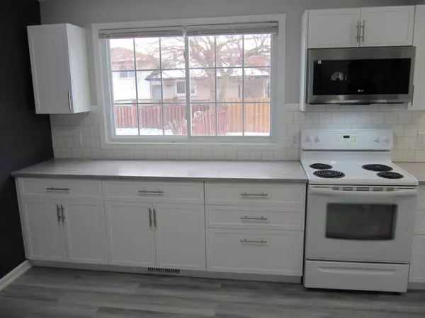 St. Catharines, ON L2N 3C1,2 Black Knight RD