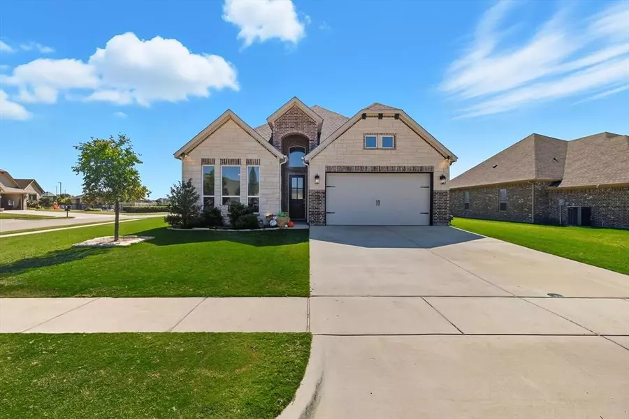 900 Pate Street, Granbury, TX 76048