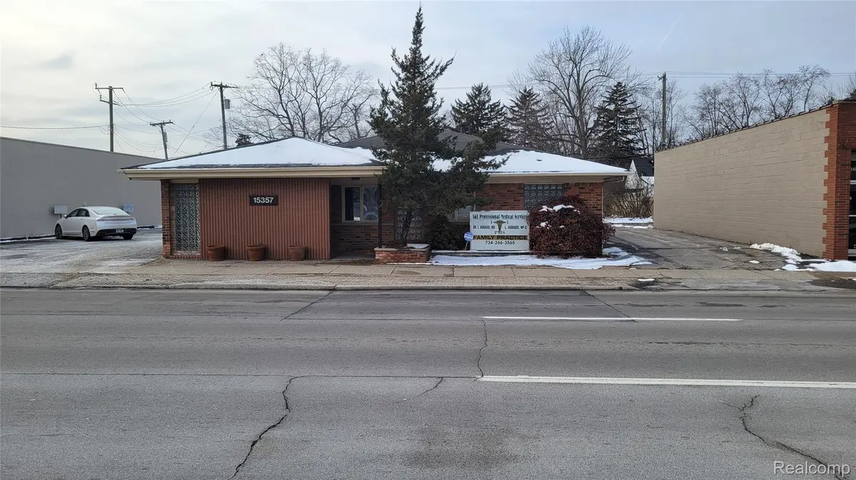 15357 Farmington RD, Livonia, MI 48154