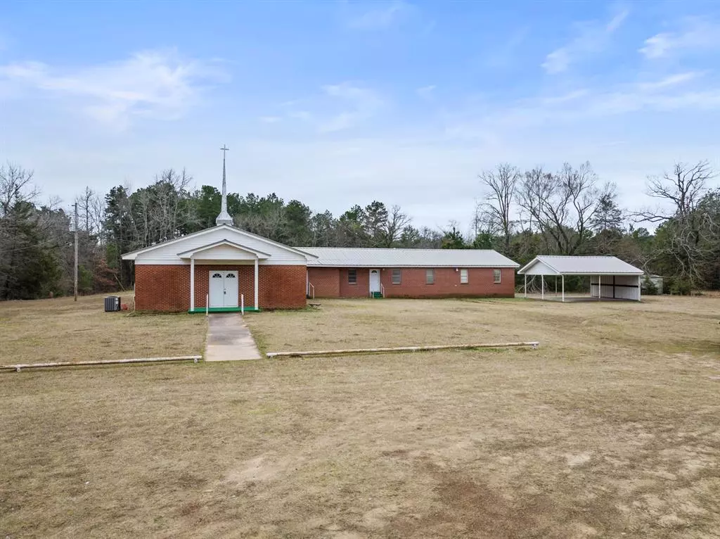 Naples, TX 75568,27967 Texas Highway 77 W