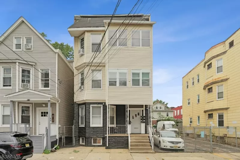 Newark City, NJ 07103,787 S 17Th St