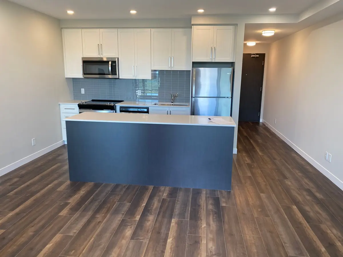 Hamilton, ON L8P 0C6,15 Queen ST S #1907