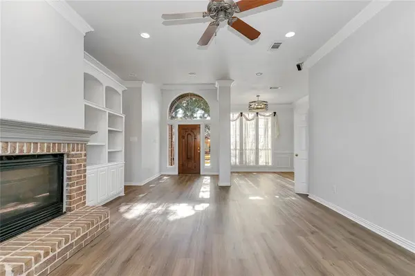 Cleburne, TX 76033,1508 Leaning Oak Lane