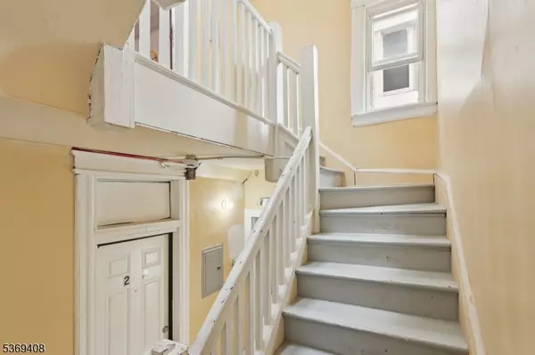 Newark City, NJ 07103,787 S 17Th St