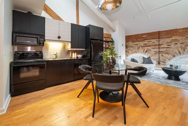 Toronto C08, ON M5E 1Z7,81A Front ST E #409