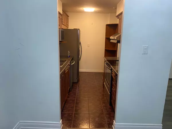 Toronto E04, ON M1P 4V3,301 Prudential DR #1002