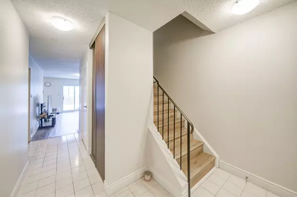 Toronto E07, ON M1V 1Y4,12 Sadlee Cove CRES