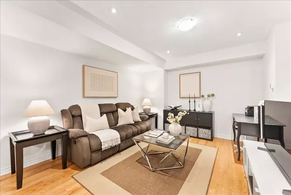 Whitby, ON L1R 0R4,37 Mappin WAY