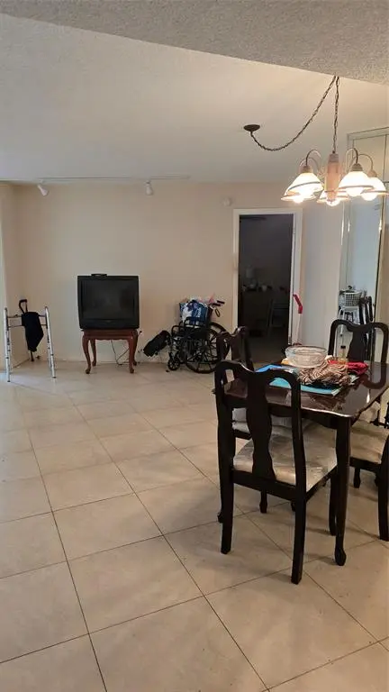 Miami, FL 33179,1300 NE Miami Gardens Dr #201E