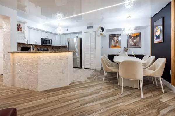 Plantation, FL 33324,761 N Pine Island Rd #106