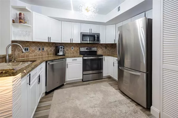 Plantation, FL 33324,761 N Pine Island Rd #106