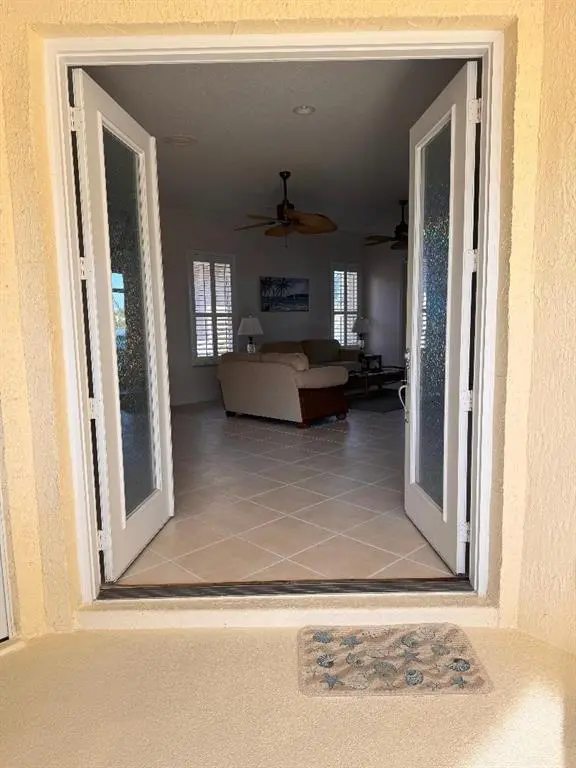 Hutchinson Island, FL 34949,3308 Caracal Dr