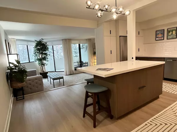 Richmond Hill, ON L4C 5L2,70 Baif BLVD #406