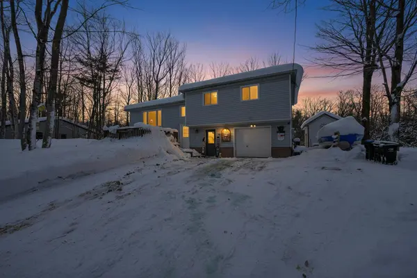 50 Laurier BLVD, Tiny, ON L9M 0J2