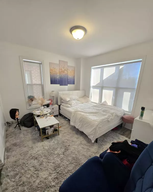 Barrie, ON L4M 0K7,1 Leggott AVE #27