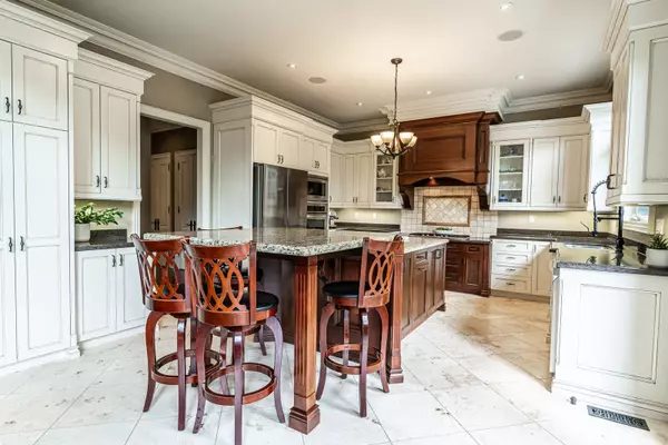 Springwater, ON L9X 0K1,32 Gallagher CRES