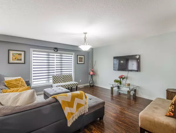 Woodstock, ON N4V 0B1,702 Frontenac CRES