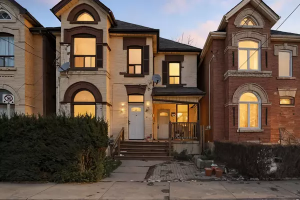 Hamilton, ON L8L 1B2,26 Murray ST W #Lower