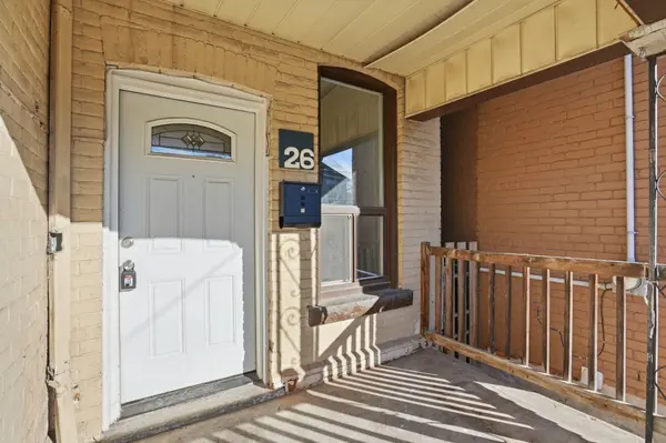 Hamilton, ON L8L 1B2,26 Murray ST W #Lower