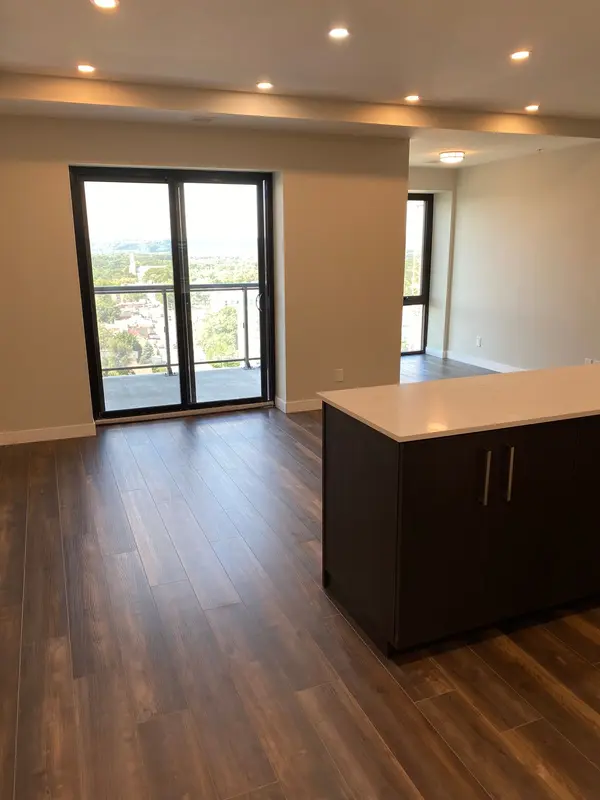 Hamilton, ON L8P 0C6,15 Queen ST S #1907