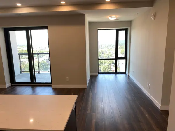 Hamilton, ON L8P 0C6,15 Queen ST S #1907