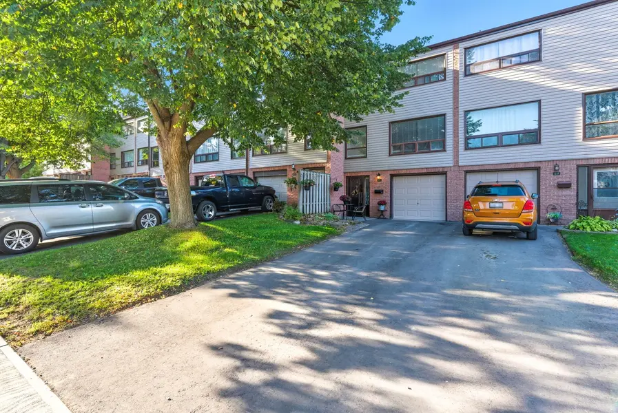 66 Park LN #66, Clarington, ON L1B 0K2