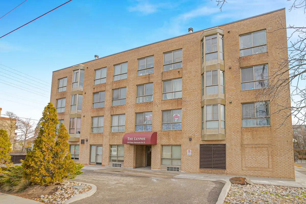 Richmond Hill, ON L4C 9M8,249 Major Mackenzie DR E #203