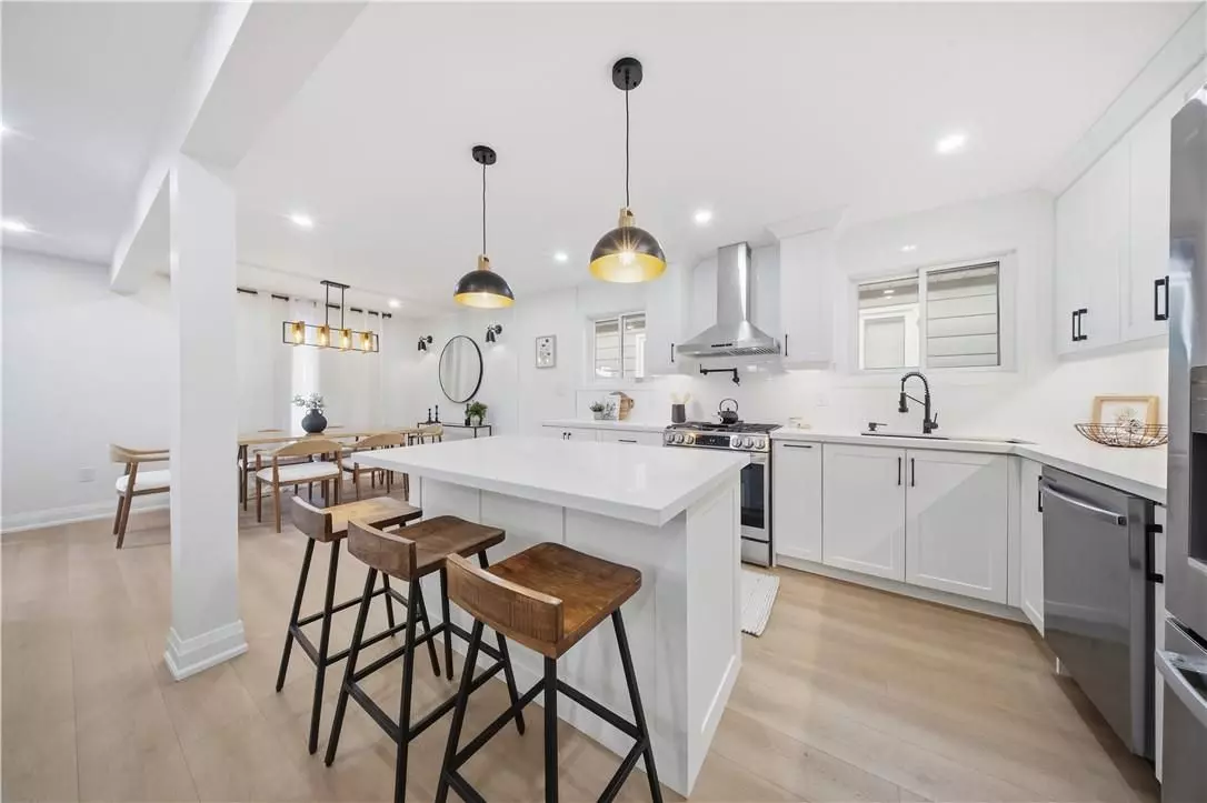 Hamilton, ON L8G 4A8,11 Garside AVE S