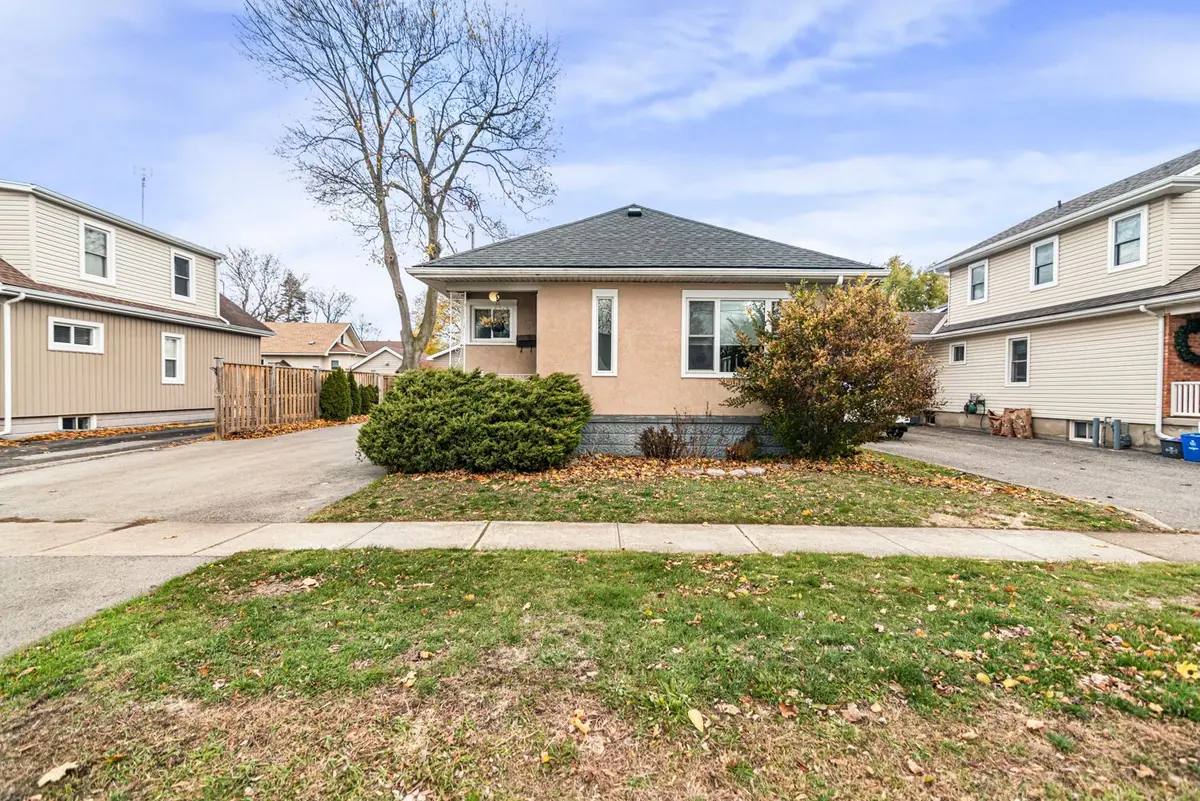 Niagara Falls, ON L2E 5Y9,6385 Crawford ST