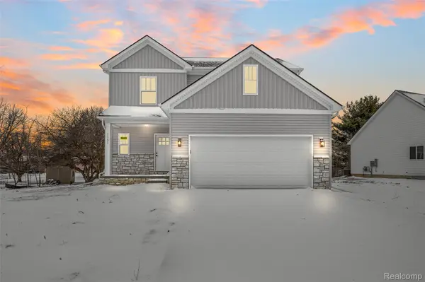 1151 Brendan Bay DR, Grand Blanc, MI 48439