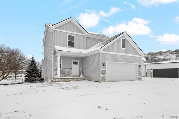 1151 Brendan Bay DR, Grand Blanc, MI 48439