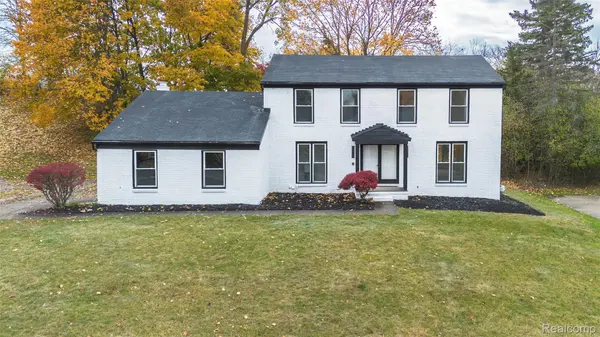 5435 Tequesta DR, West Bloomfield Charter Township, MI 48323