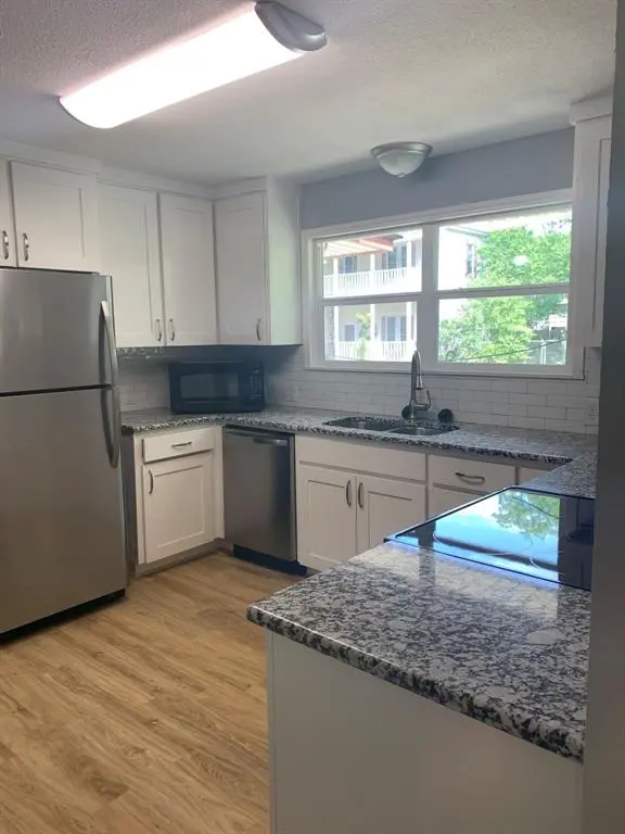 Bonham, TX 75418,417 W 8th Street