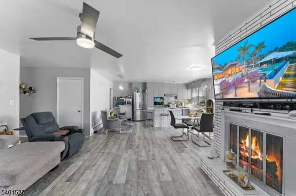 Manville Boro, NJ 08835,325 N 7TH AVE