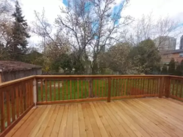 Toronto C07, ON M2N 2C2,32 Santa Barbara RD #Main