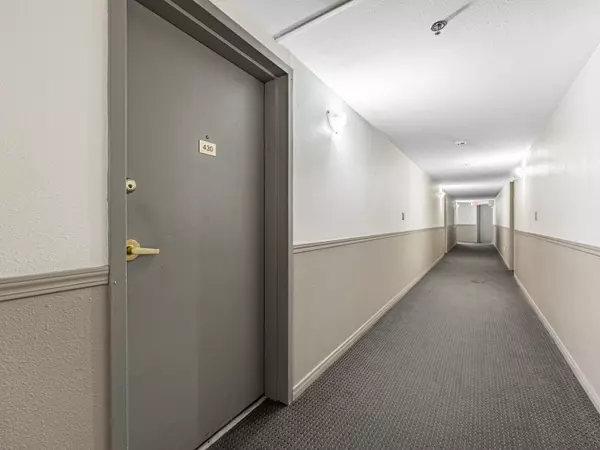 Toronto E04, ON M1L 4W4,684 Warden AVE #430