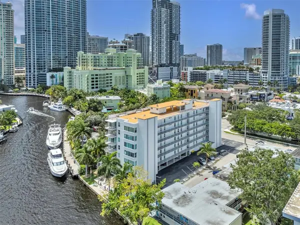 800 SE 4 St #405, Fort Lauderdale, FL 33301