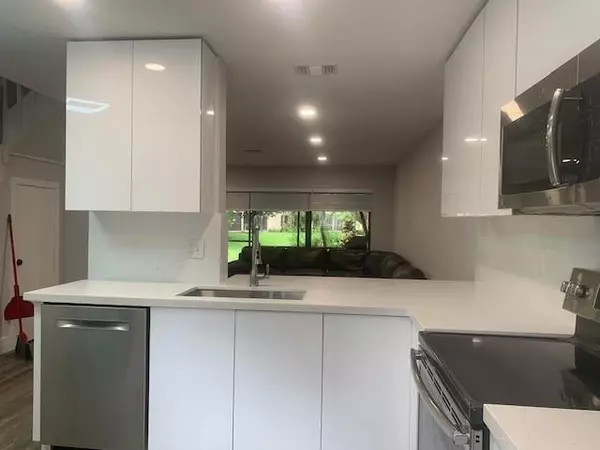 Pompano Beach, FL 33066,3463 Carambola Cir #2476