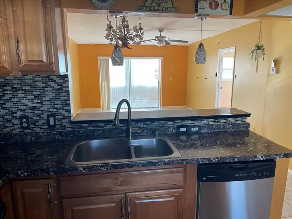 Margate, FL 33063,1025 Country Club Dr #407