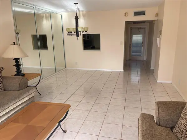 Margate, FL 33063,1025 Country Club Dr #301