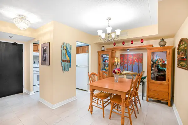 Richmond Hill, ON L4C 9M8,249 Major Mackenzie DR E #203