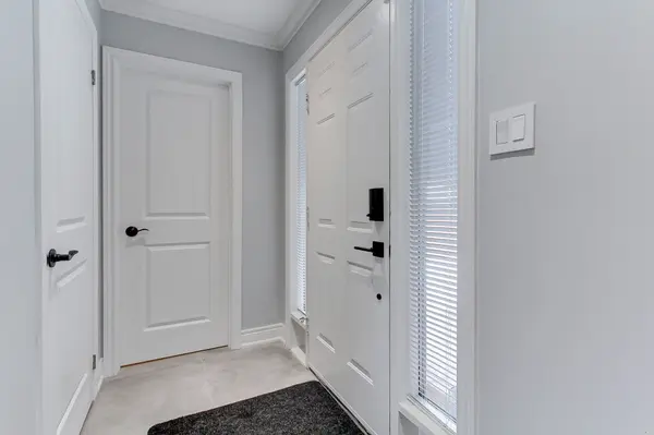 Aurora, ON L4G 6N3,50 Buttonwood TRL