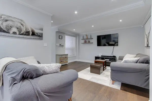 Aurora, ON L4G 6N3,50 Buttonwood TRL